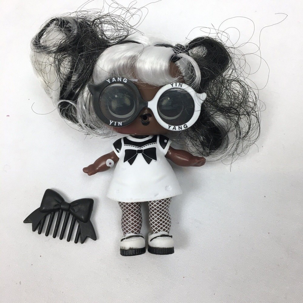 LOL Surprise Doll‎ Yang QT Big Sister Black White Glasses Comb